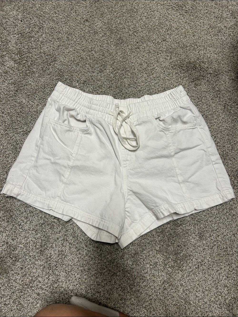 Universal thread target size large white denim shorts